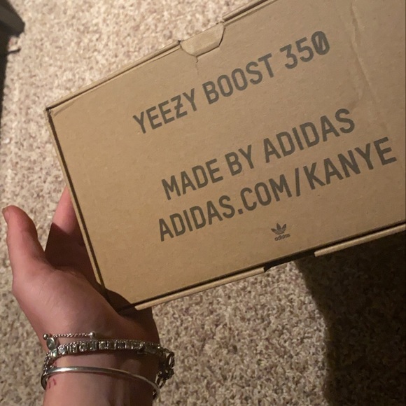 YEEZY BELUGA 350 SIZE 9 SOLD❌ - Picture 8 of 11
